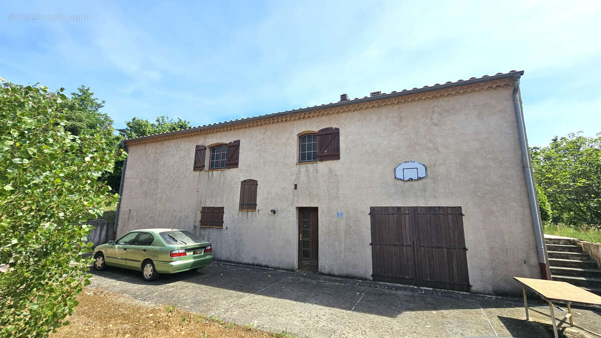 Maison à BAGNOLS-EN-FORET