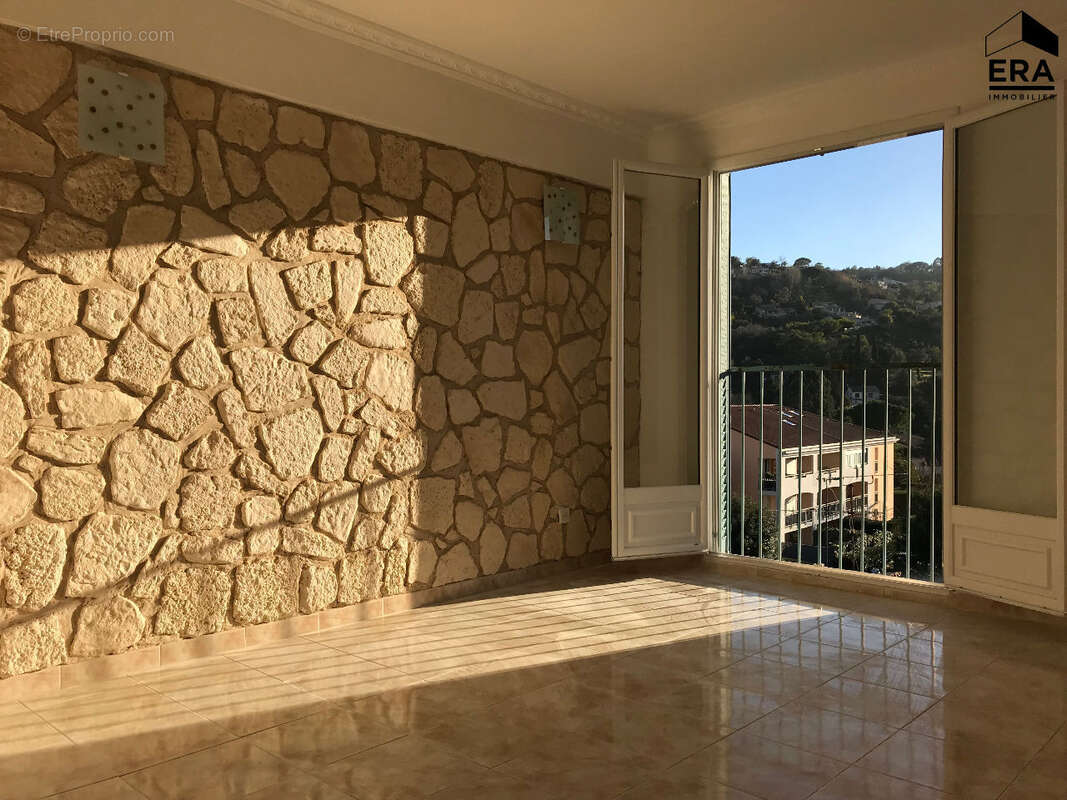 Appartement à VALLAURIS