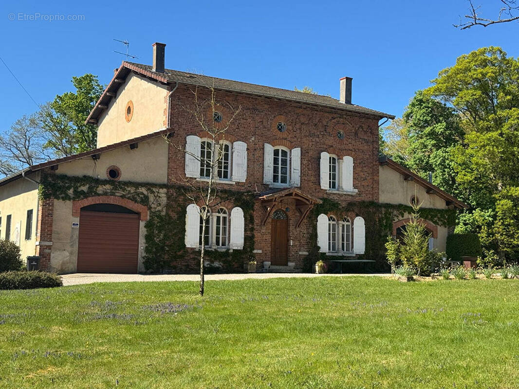 Maison à VILLETTE-SUR-AIN