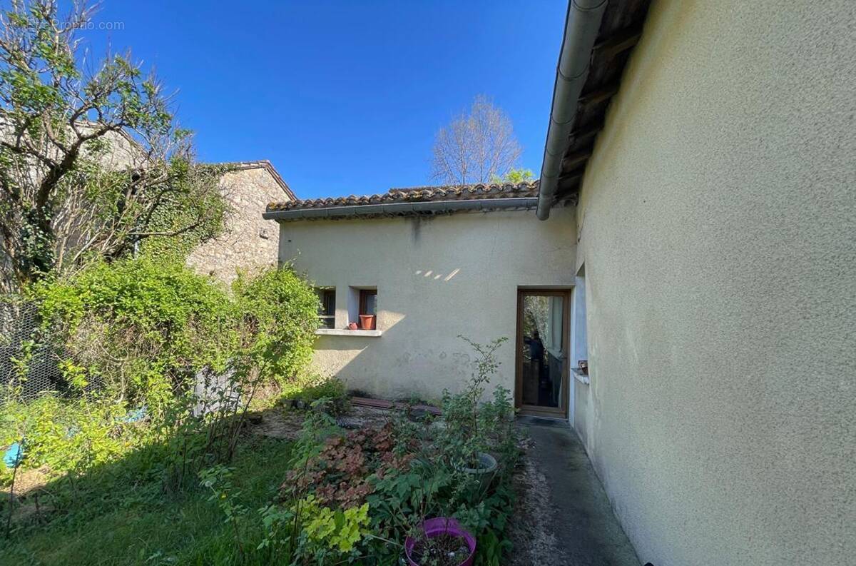 Maison à AGONAC