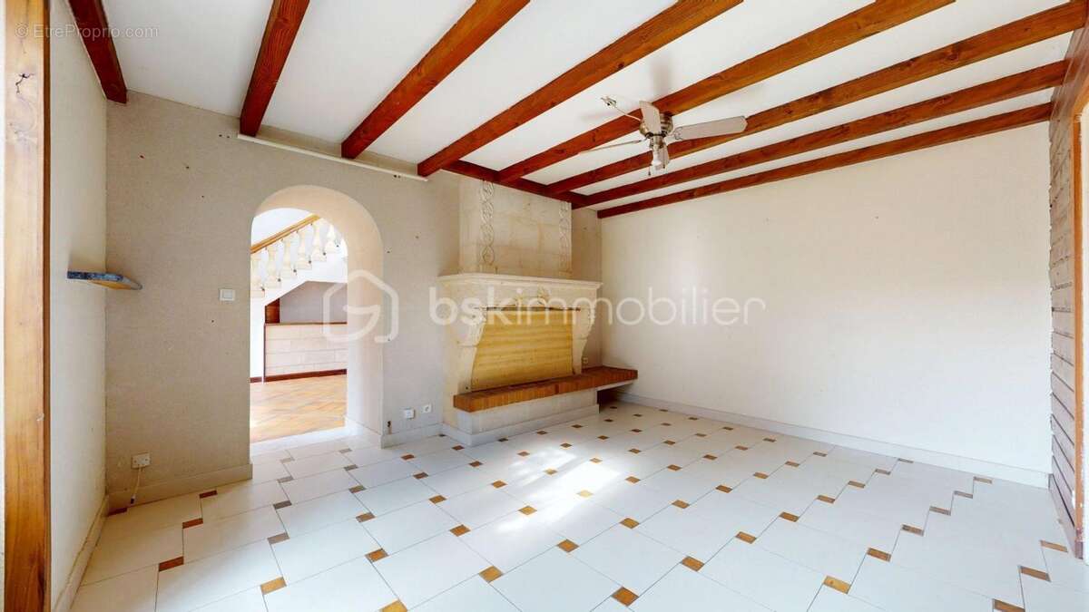Maison à Fort Potentiel avec Dépendances – Cœur de Village - photo 5