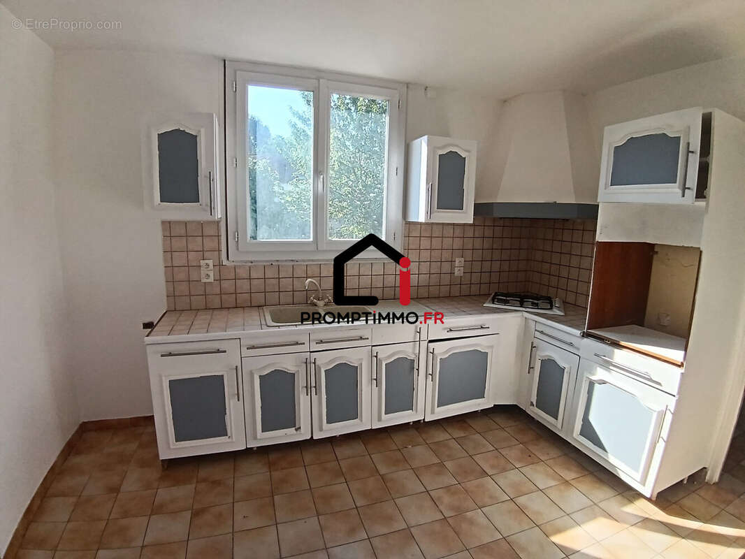 Maison 128 m² à Sainte-Colombe  - photo 4