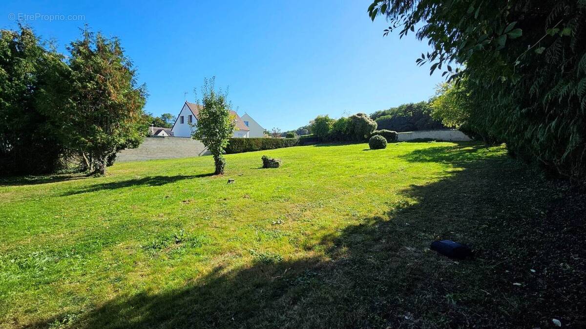 Terrain à SAINT-QUENTIN