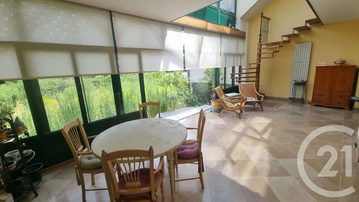 Maison 138 m² à Champigny-Sur-Marne  - photo 3
