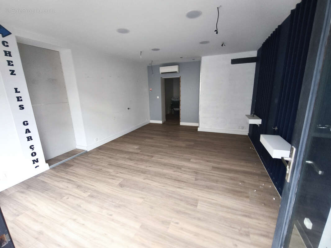 Commerce à LE GRAU-DU-ROI