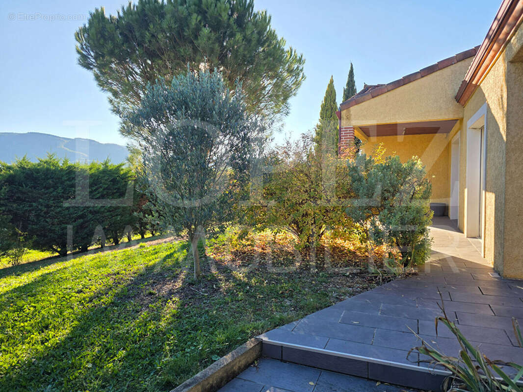 Maison à PAYRIN-AUGMONTEL