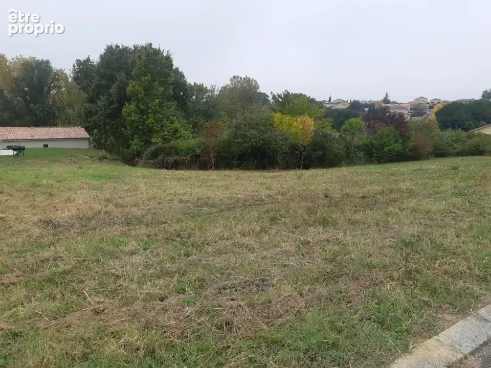 Terrain à CASTELNAU-D'ESTRETEFONDS