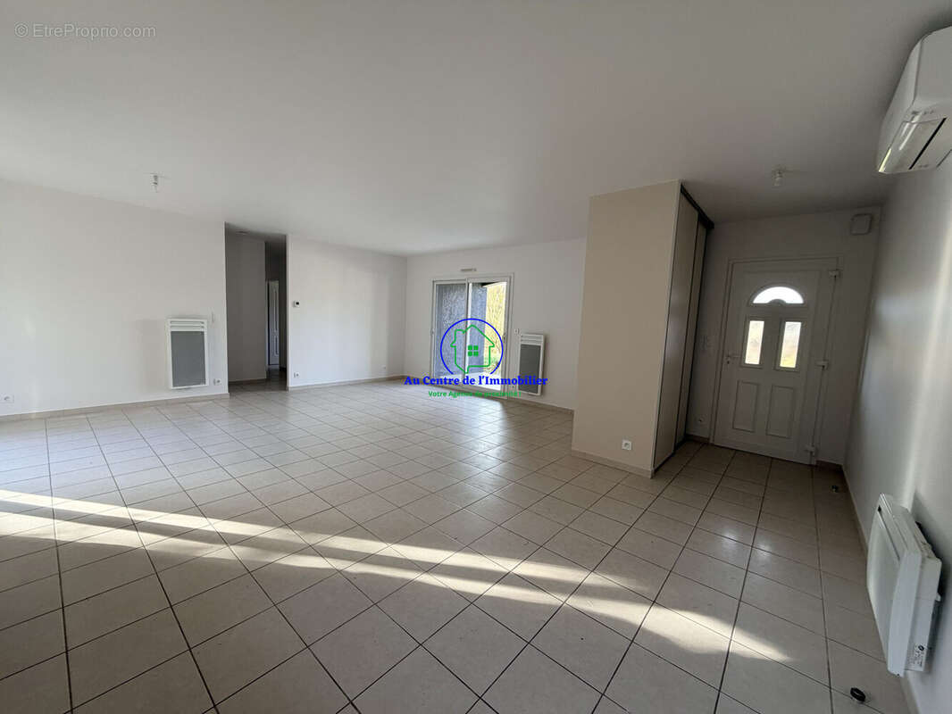 Maison à SAINT-URCISSE