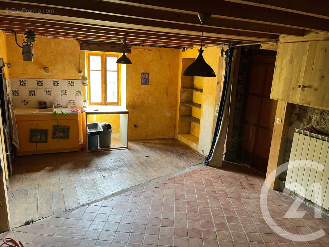 Maison à SATILLIEU