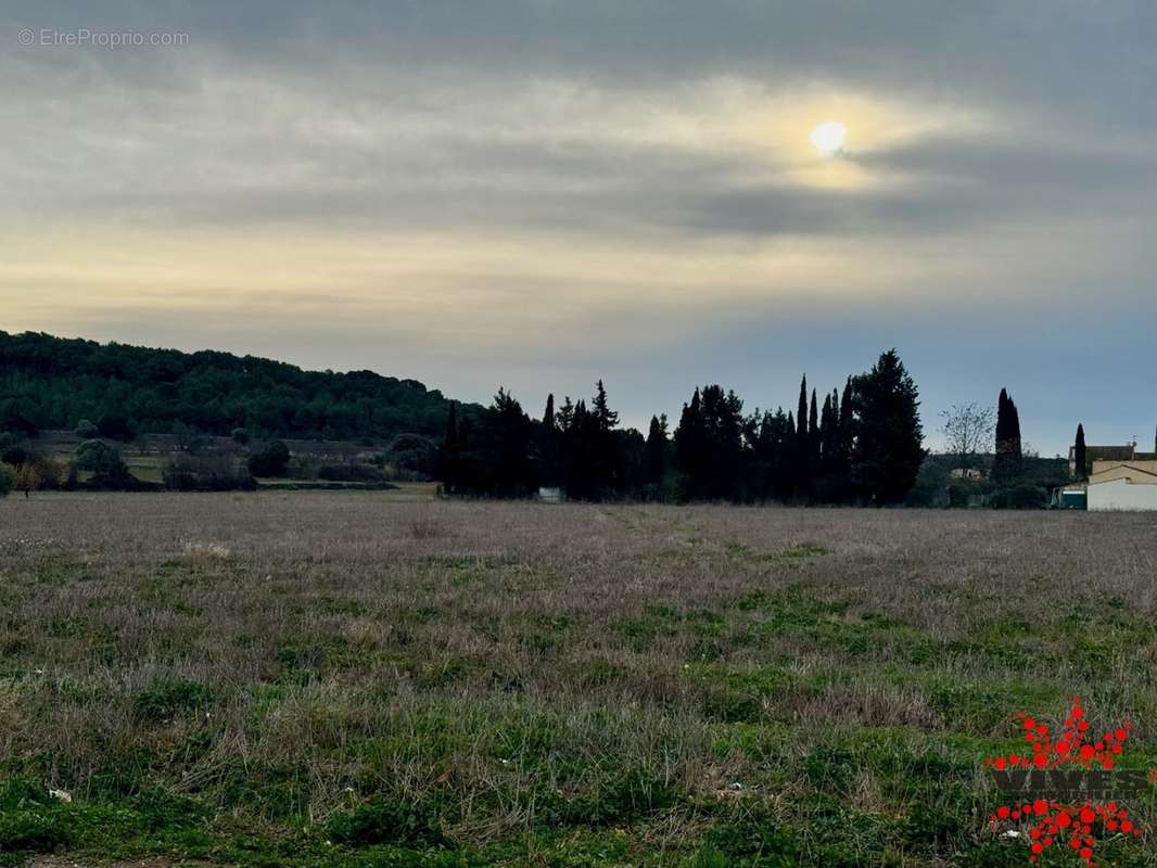 Terrain à LIGNAN-SUR-ORB