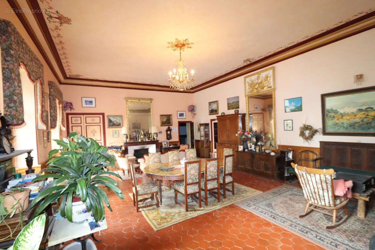 Maison à FONTCOUVERTE