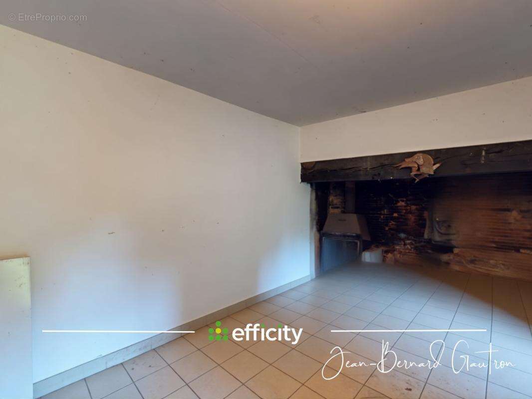 Maison à SAINT-HERNIN