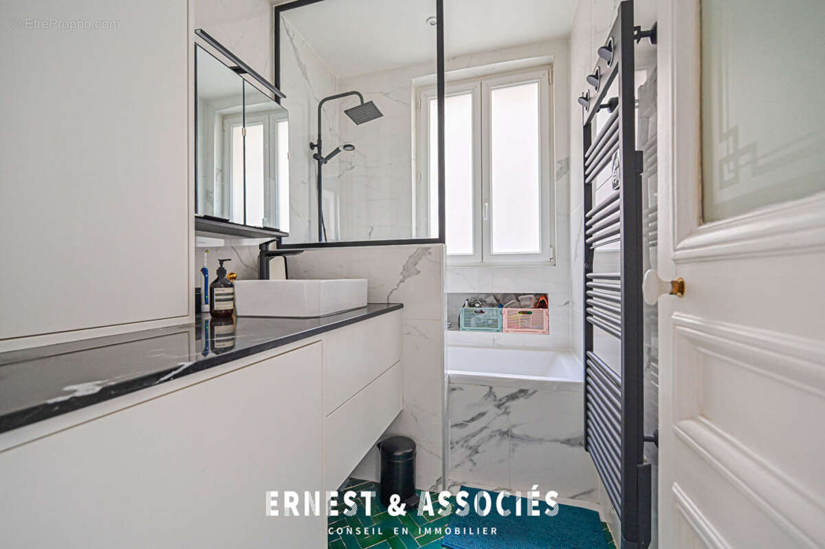 59406187h.jpg - Appartement à PARIS-10E