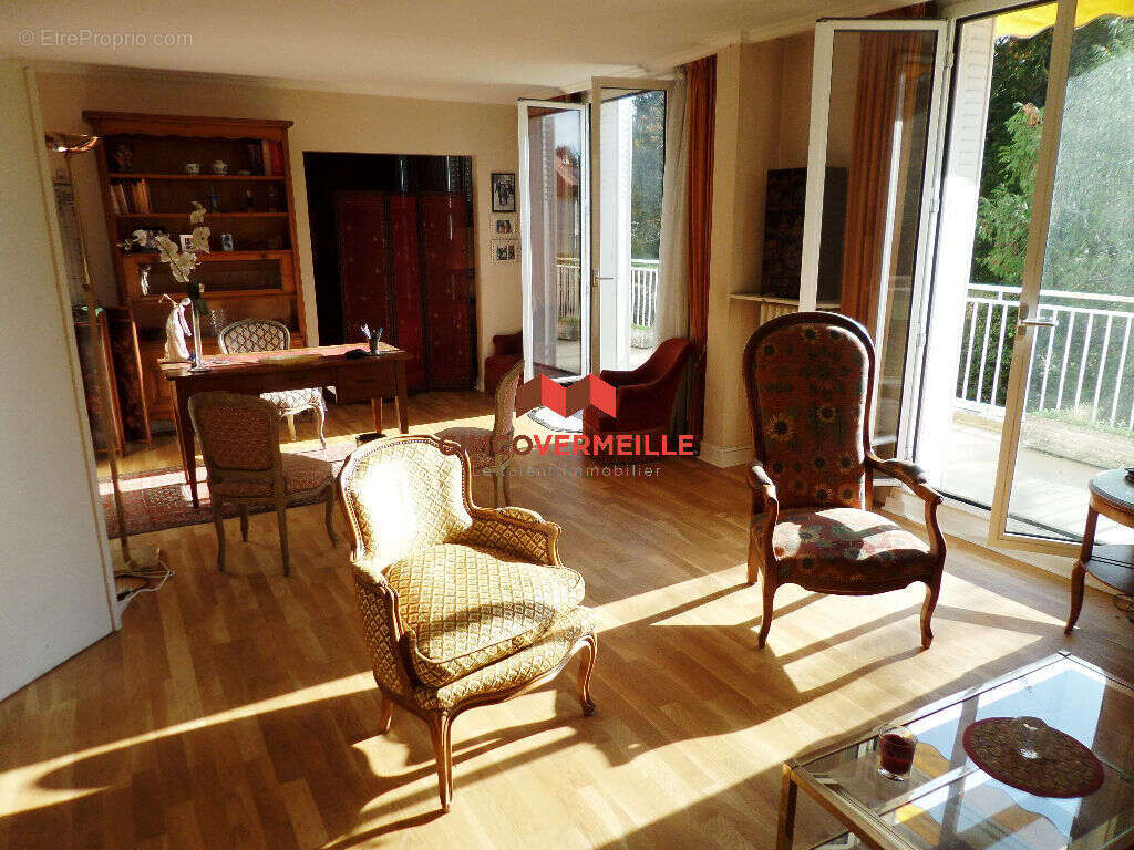 Appartement à LA CELLE-SAINT-CLOUD