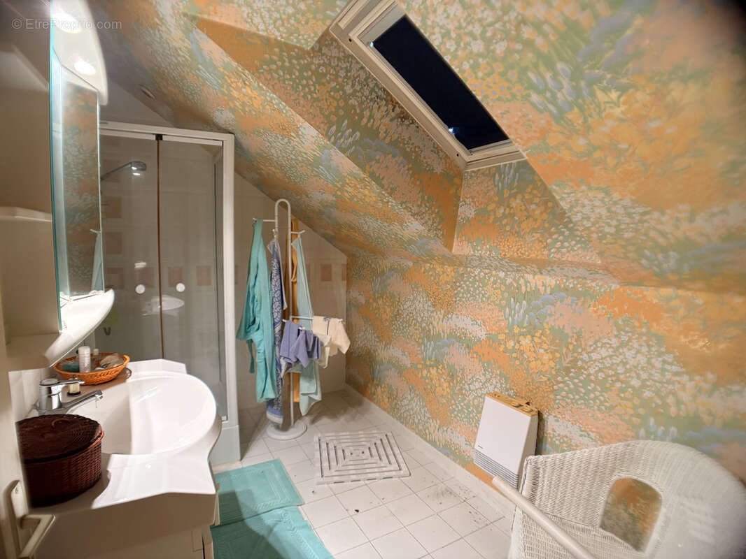 Maison à BELLENAVES