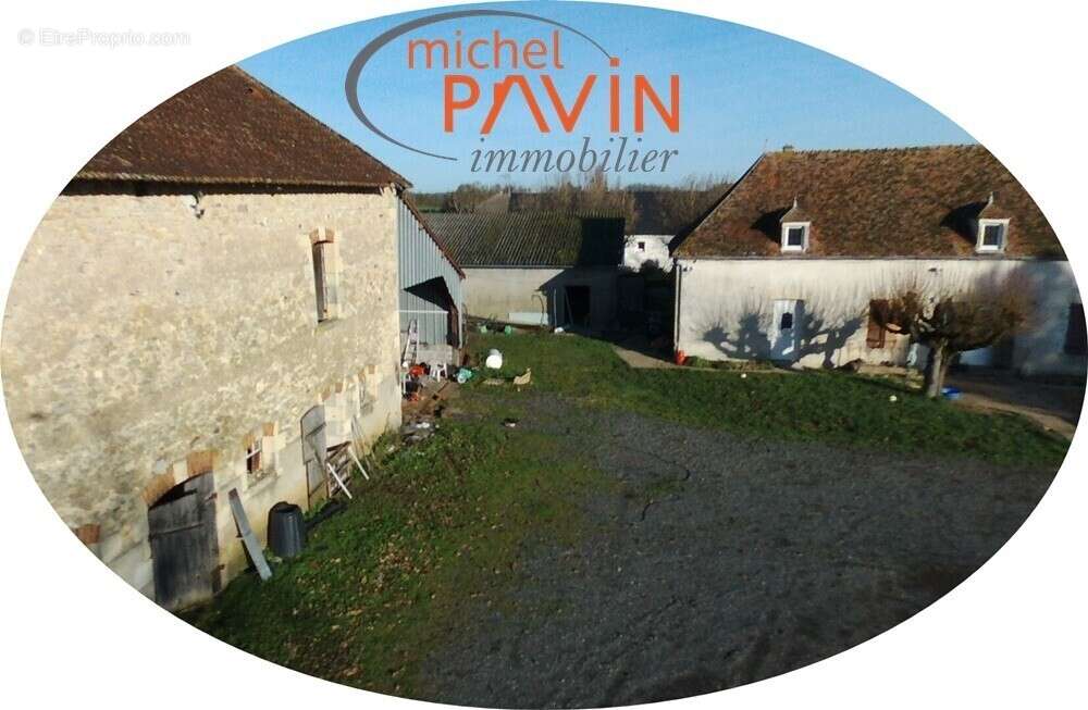 Maison à SAINT-PARIZE-LE-CHATEL