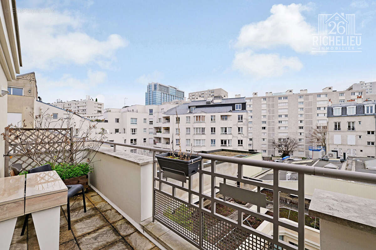 Appartement à LEVALLOIS-PERRET