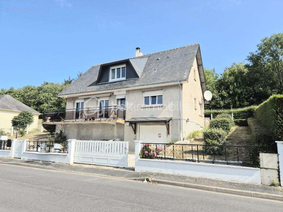 Maison à PORT-EN-BESSIN-HUPPAIN