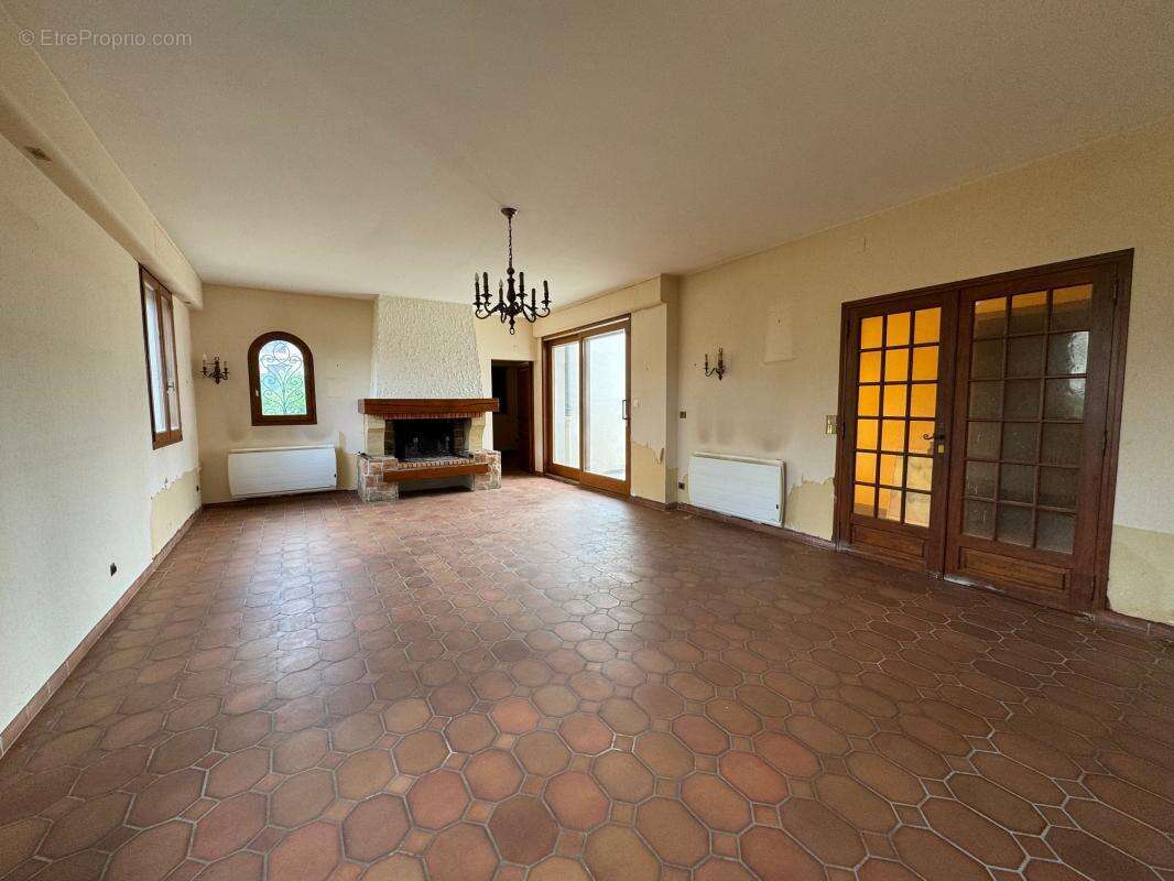 Maison familiale avec jardin, terrasse, sous sol total, 5 chambres - photo 4