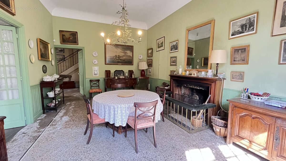 Maison à PERNES-LES-FONTAINES