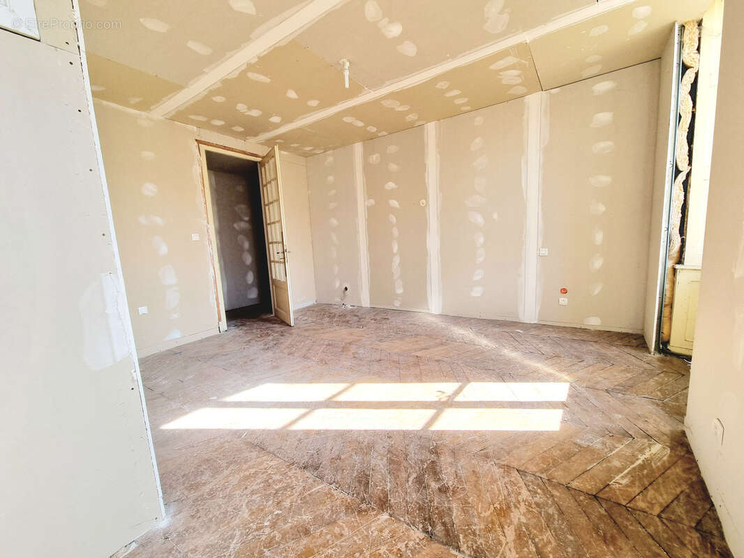 Immeuble à Fort Potentiel 650 m2 - photo 9