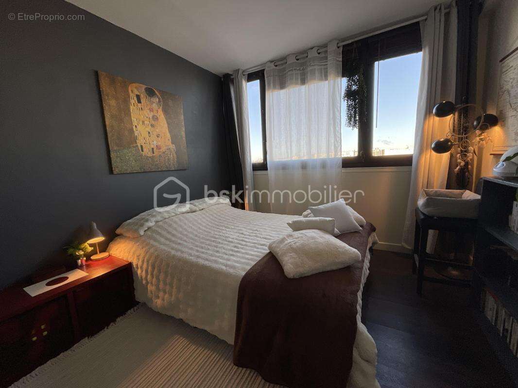 Appartement à FRESNES