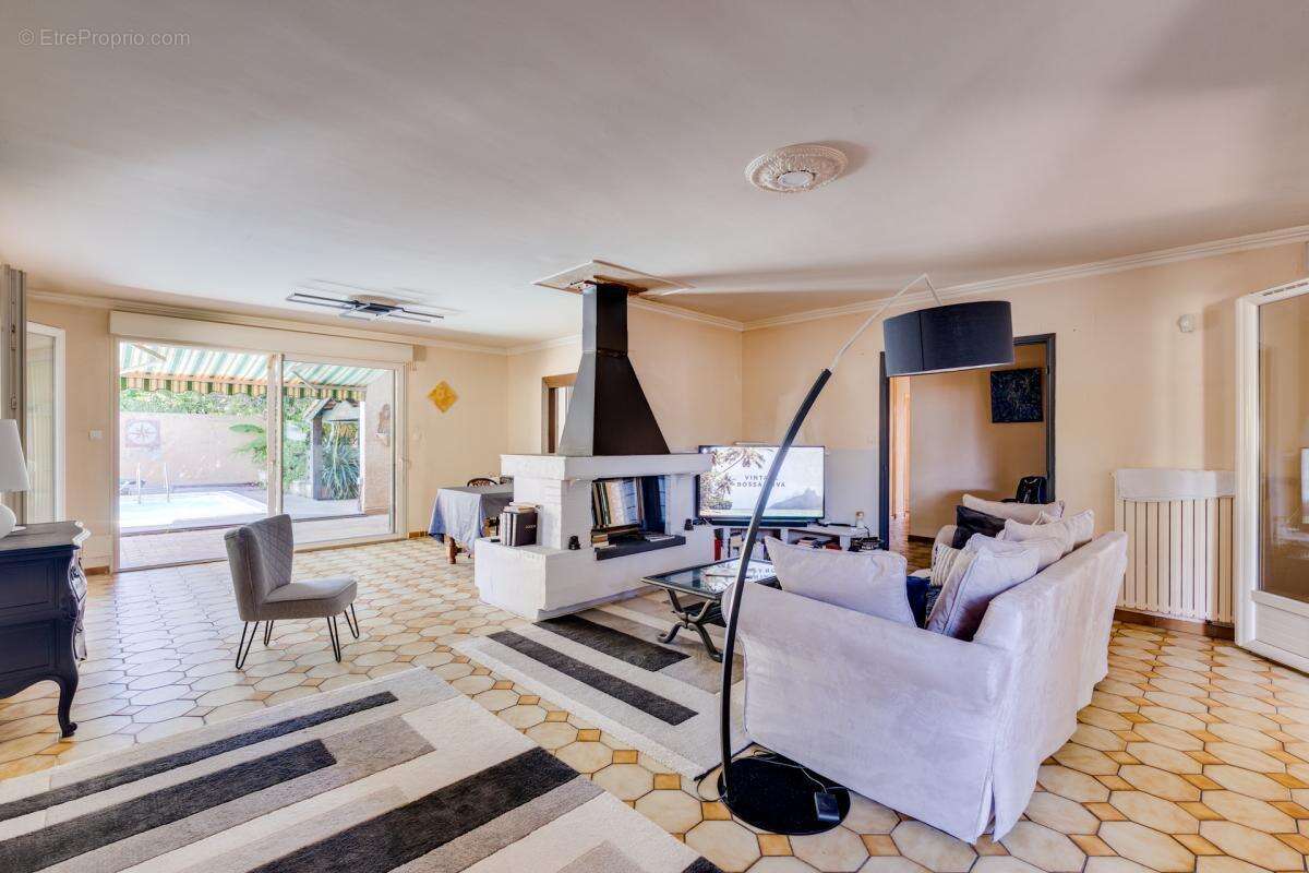 Maison à CASTELGINEST