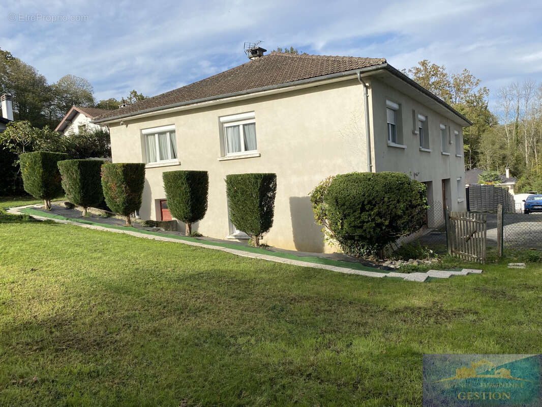 Maison avec 3 appartements - photo 2