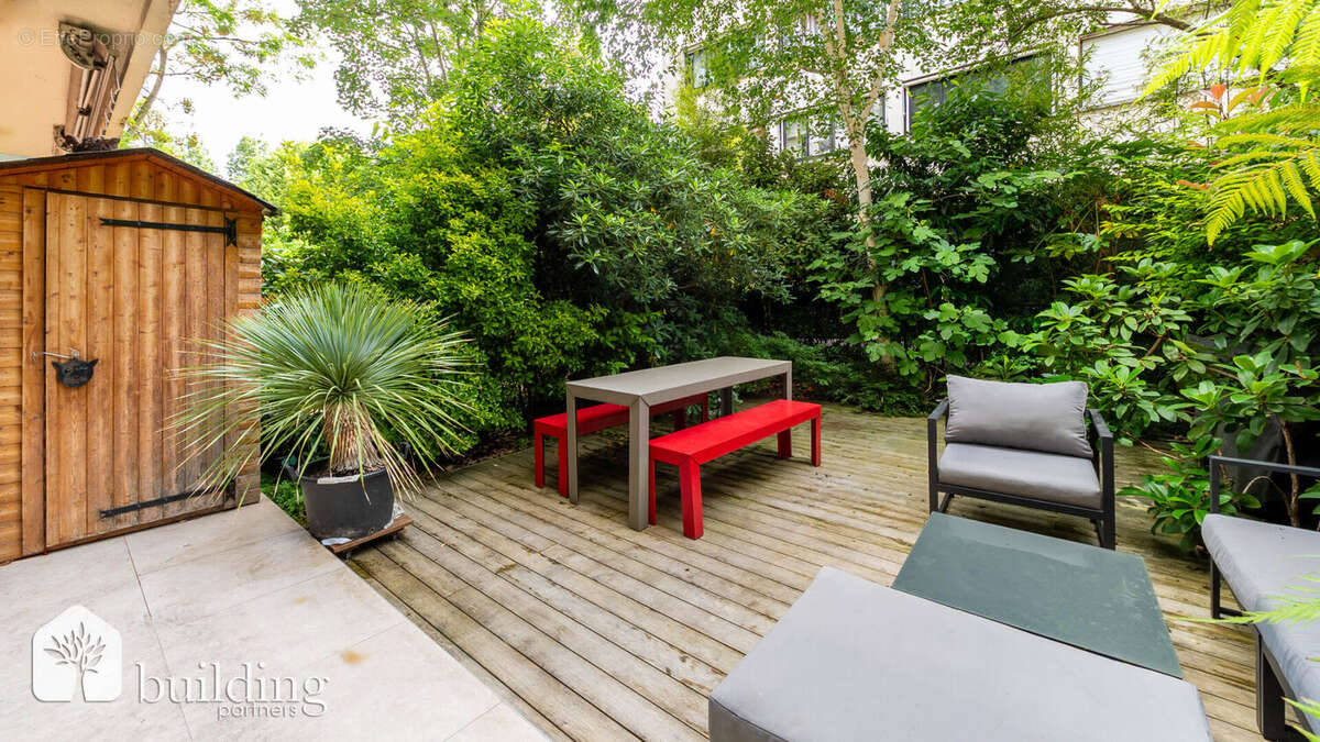 Neuilly-sur-Seine Saint-James - Duplex familial 7 pièces de 144,5 m² avec jardin de 59 m² - photo 4