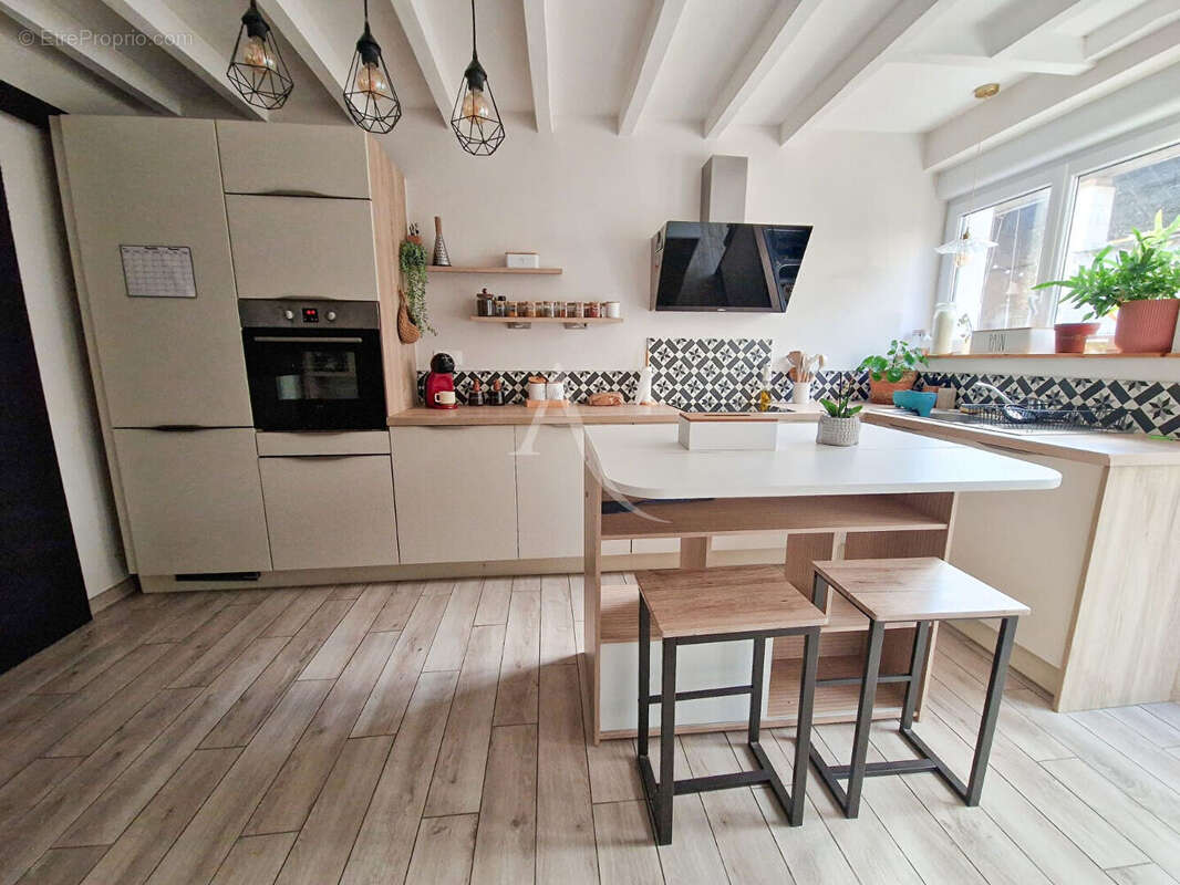 Maison à MONTREUIL-BELLAY