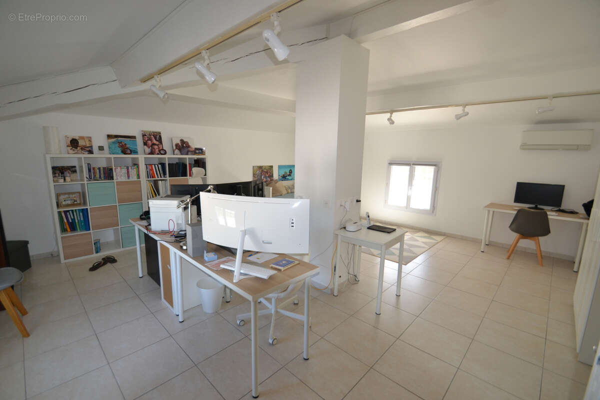 Maison à BAGNOLS-EN-FORET