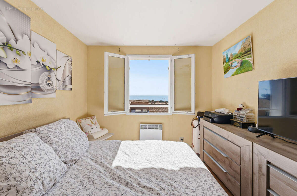 Appartement à SAUSSET-LES-PINS