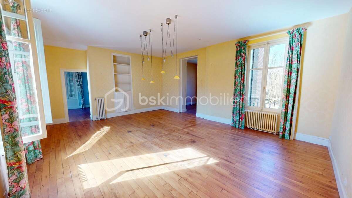 Maison à OUZOUER-SUR-TREZEE