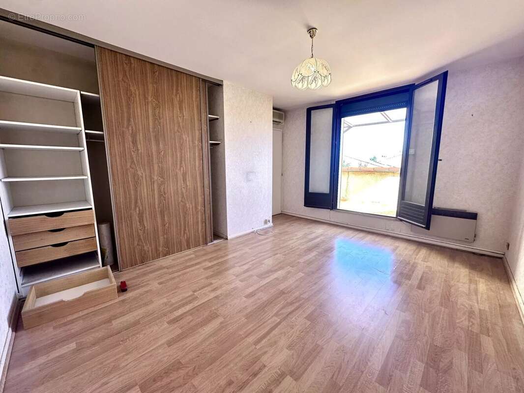 Maison à VILLENEUVE-DE-LA-RAHO