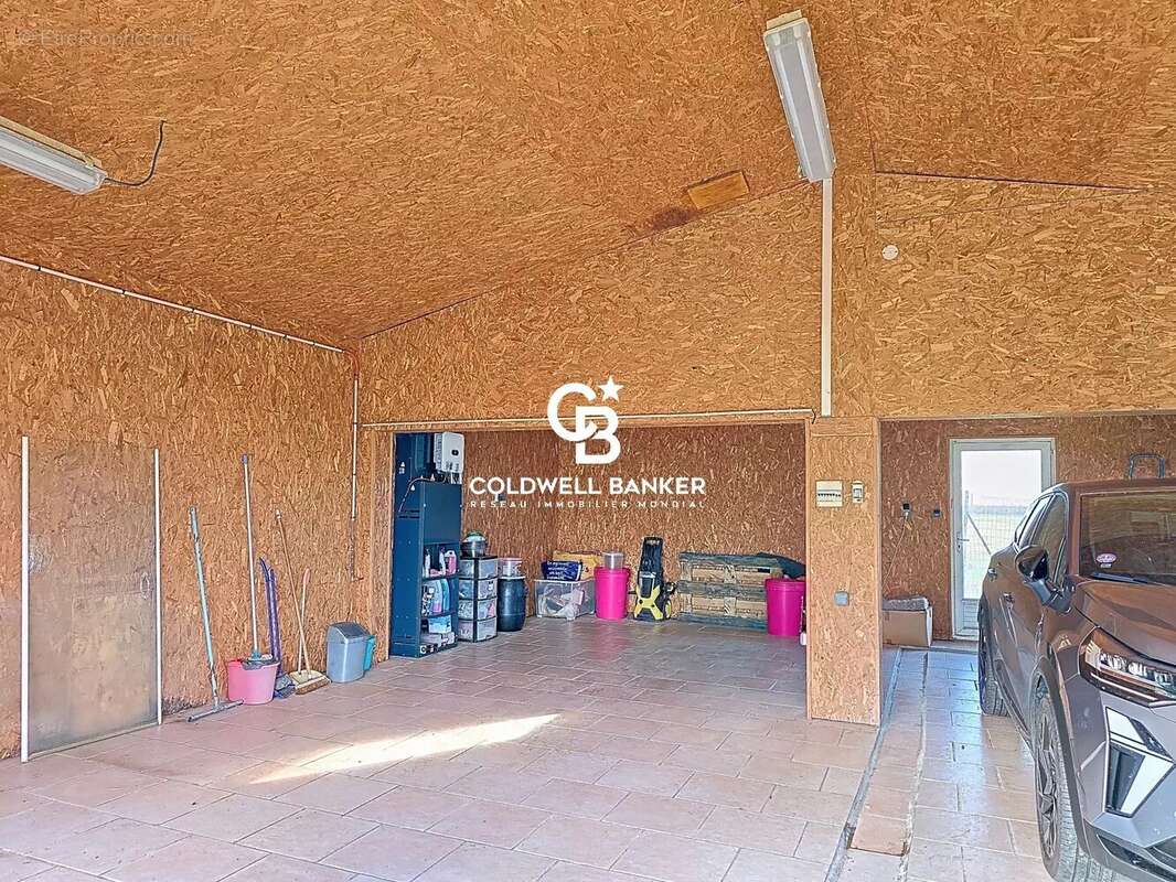 Maison à CHAMPAGNE-LES-MARAIS