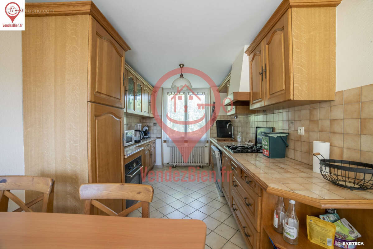 Maison à LA CHAPELLE-SAINT-URSIN