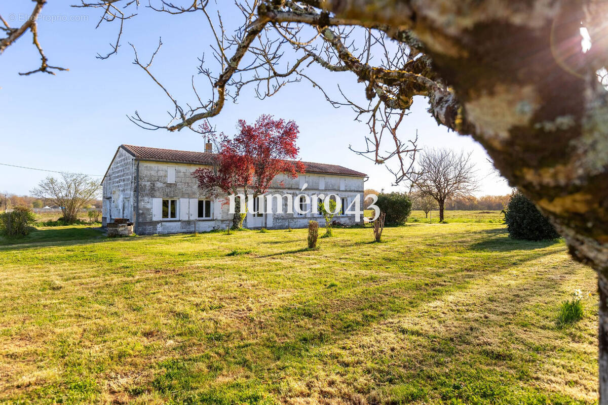 Maison à VAYRES