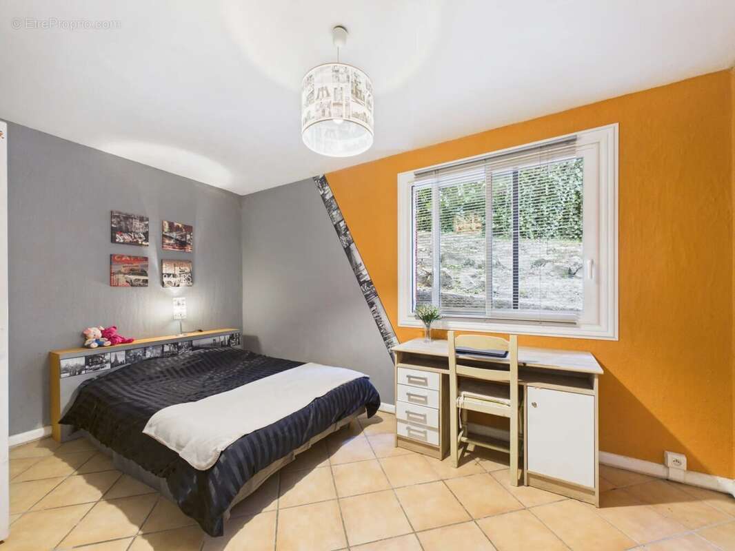 Propriété familiale composée de 2 logements – Terrain – Piscine – Tourrette-Levens - photo 30