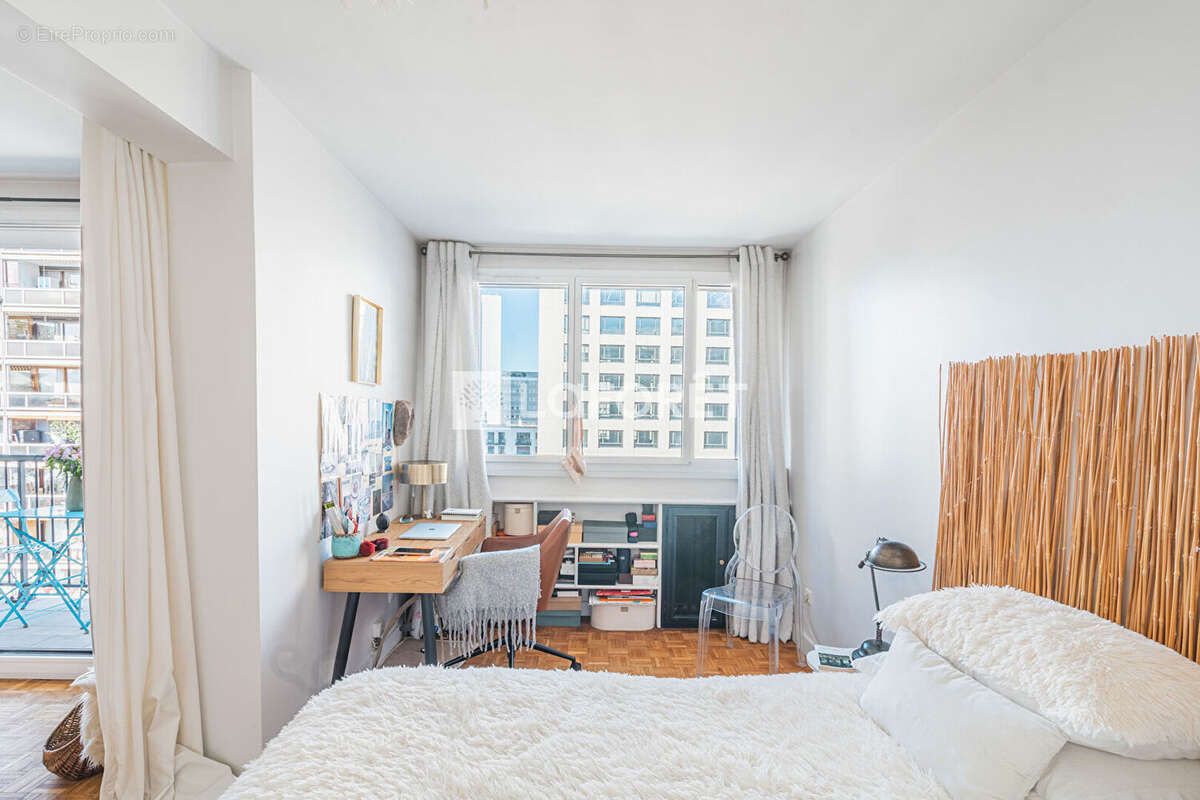 Appartement à PARIS-15E