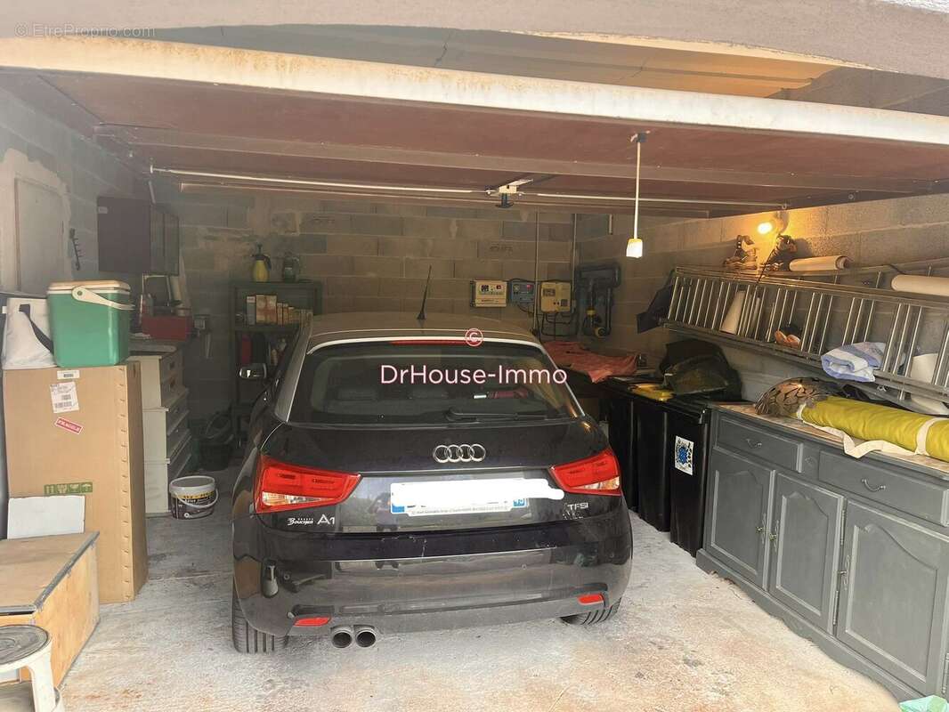 Maison à LE REVEST-LES-EAUX