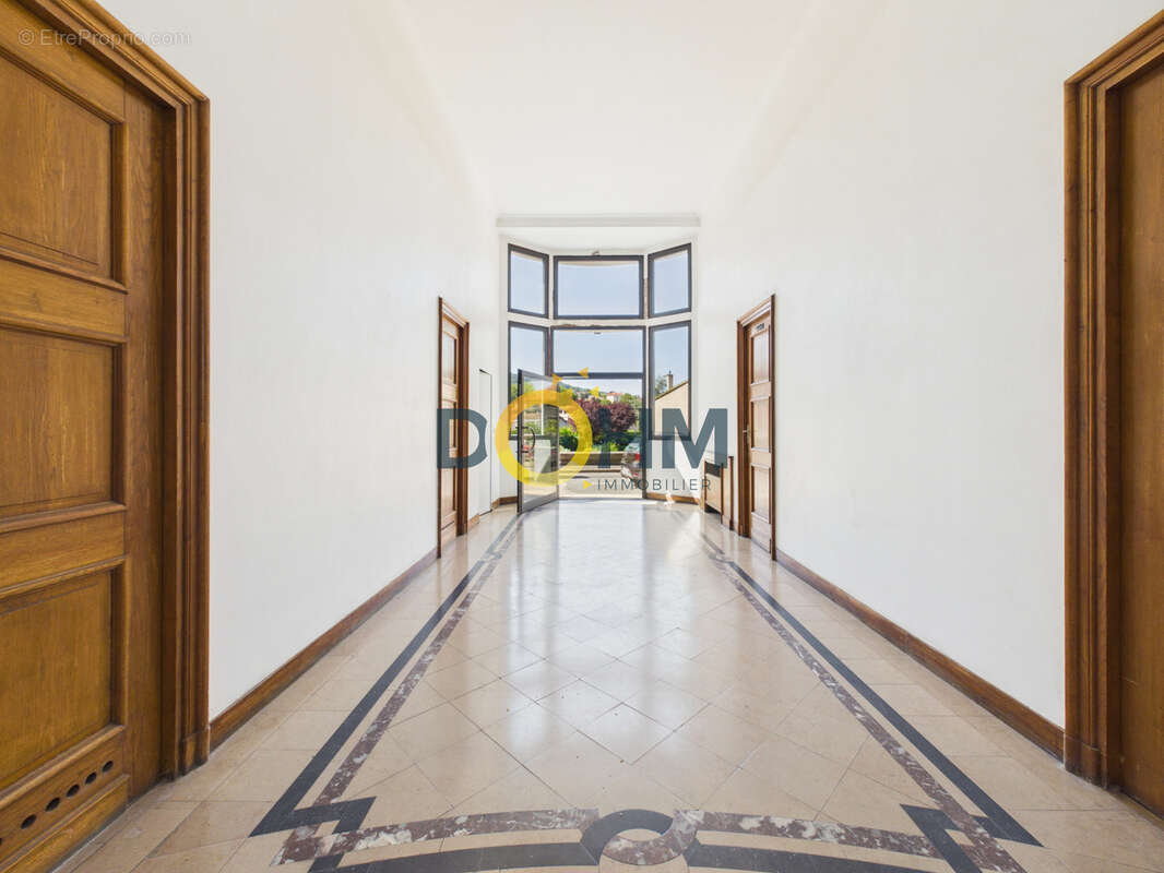 Le Puy en Velay ! Plateau 73 m2 à aménager avec garage - photo 2