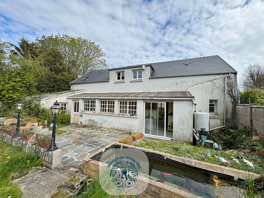 Maison à BRICQUEBEC