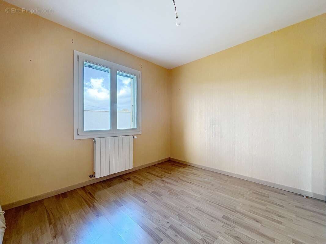 Maison à MONTELIMAR