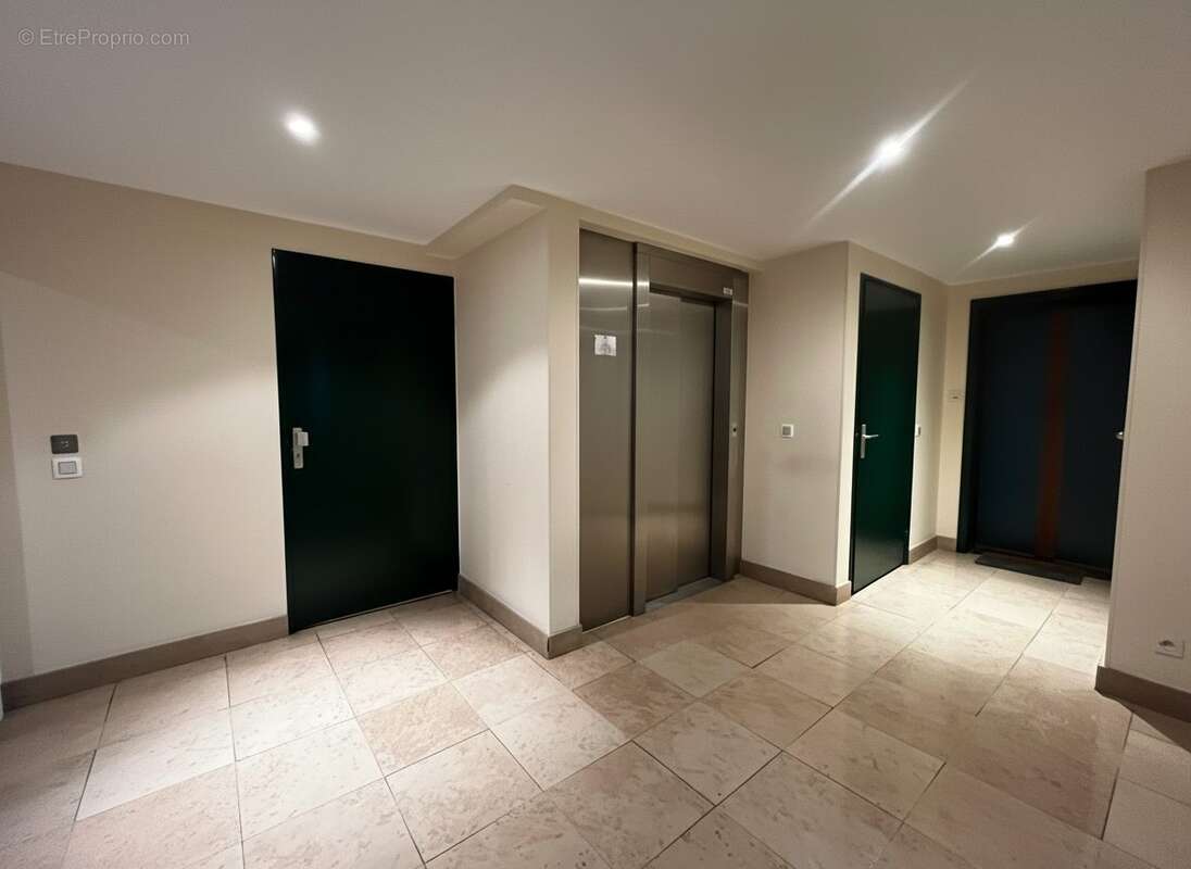 Parties communes Lilas Mairie - Appartement à LES LILAS