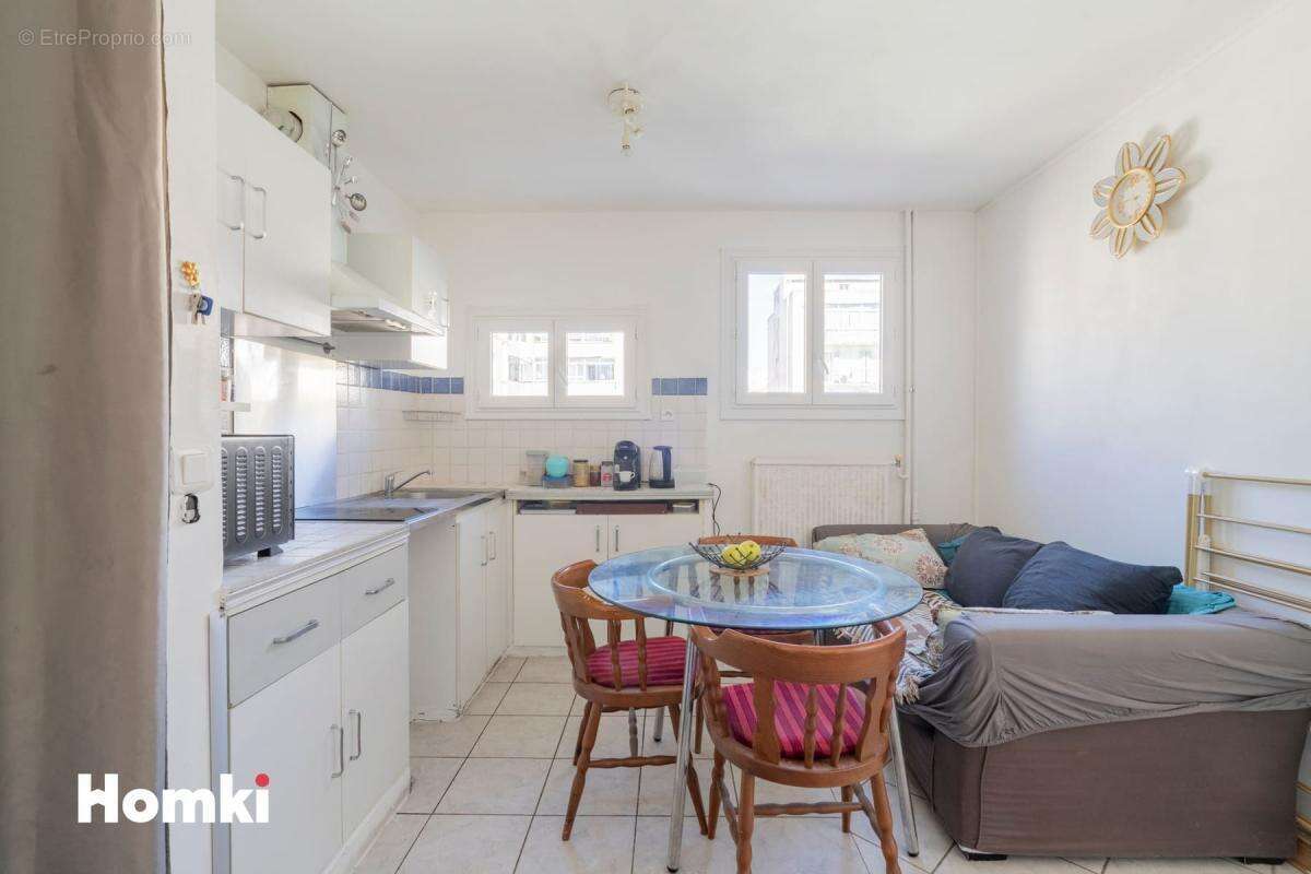 Appartement à MARSEILLE-7E