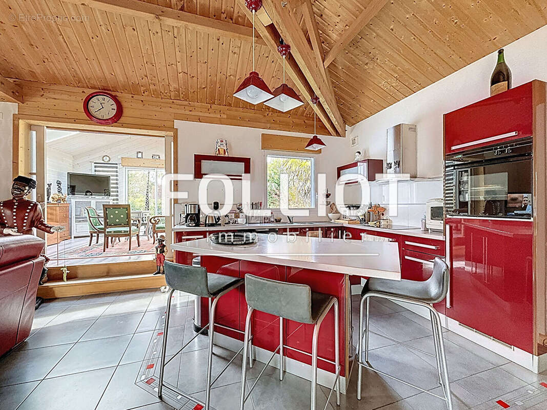 Maison à SAINT-PIERRE-LANGERS