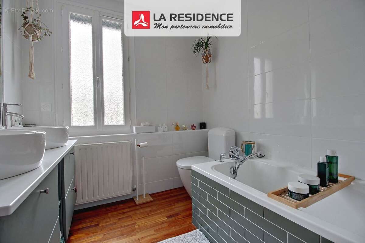 Maison 154 m² à Oissel  - photo 8