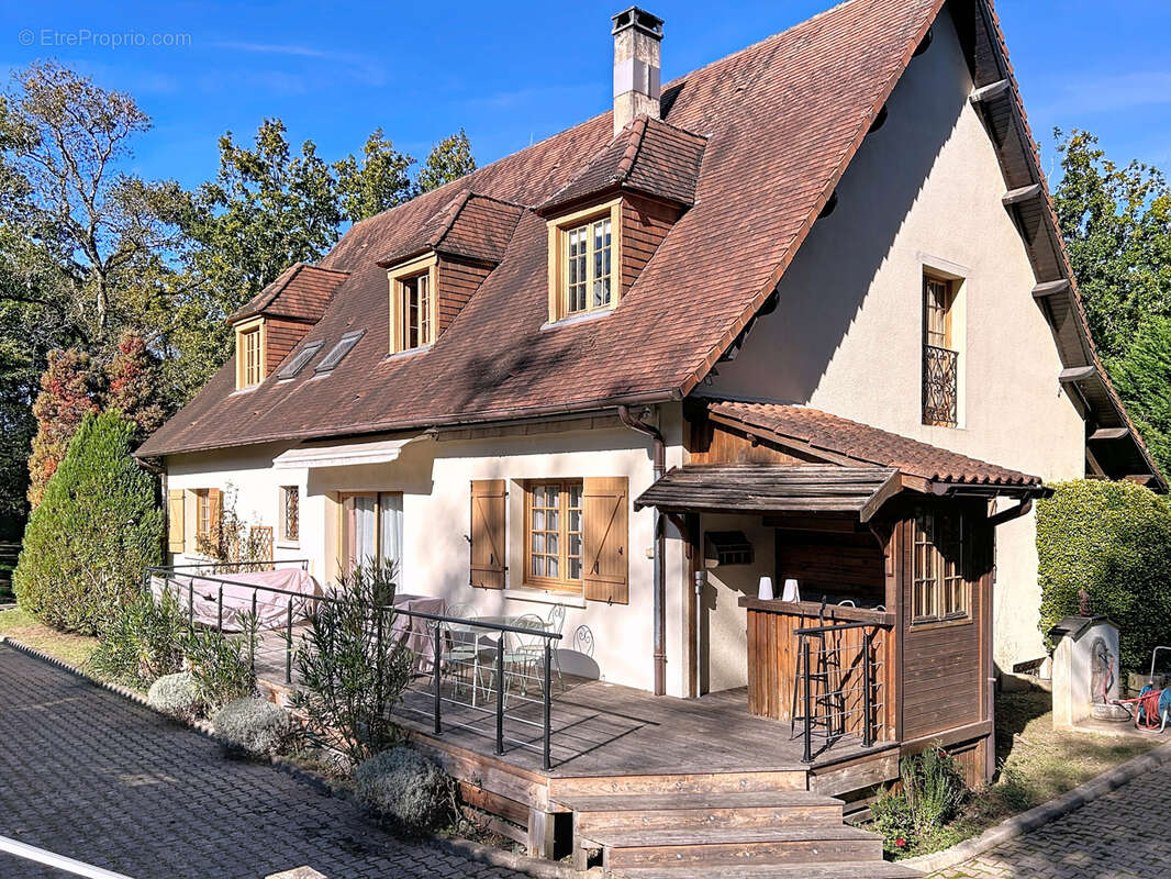 Maison à TERRASSON-LAVILLEDIEU