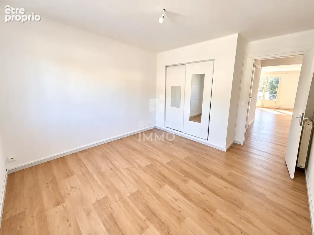 Toulon est   la palasse   t4 de 63 m2 avec balcons et cave - photo 7