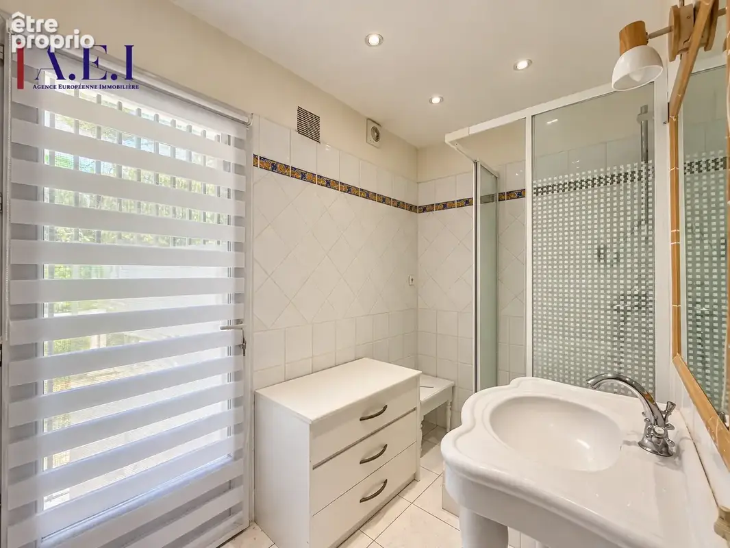 La Seyne sur mer - Limite Six-Fours - Appartement type 4 - photo 8